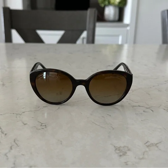 Chanel 5252q 714/s9 Sunglasses Brown Tortoise / Brown Polarized Lens Chanel Acetate Cat Eye Sunglasses 5252Q Tortoise 1790720  main image 2